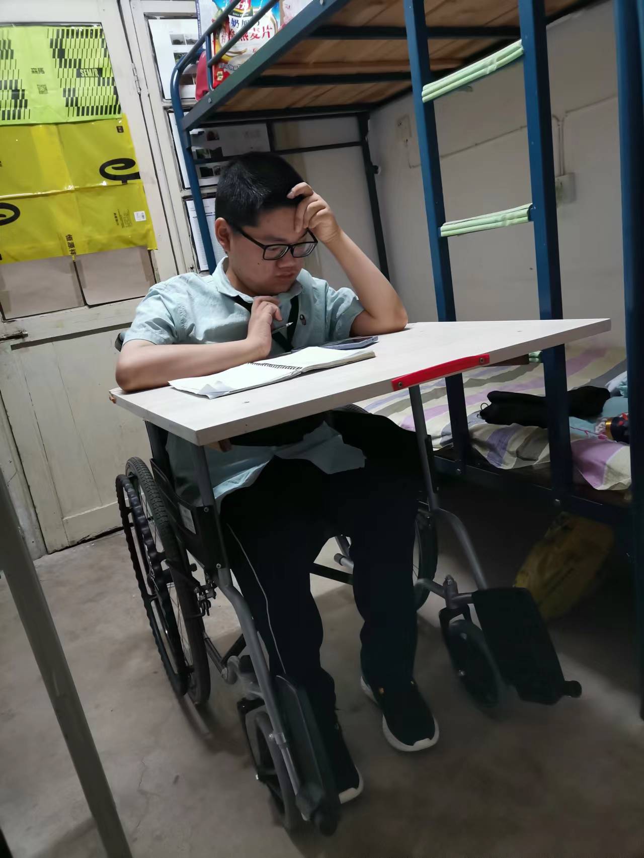 大学寝室傍晚攻坚难题.jpg