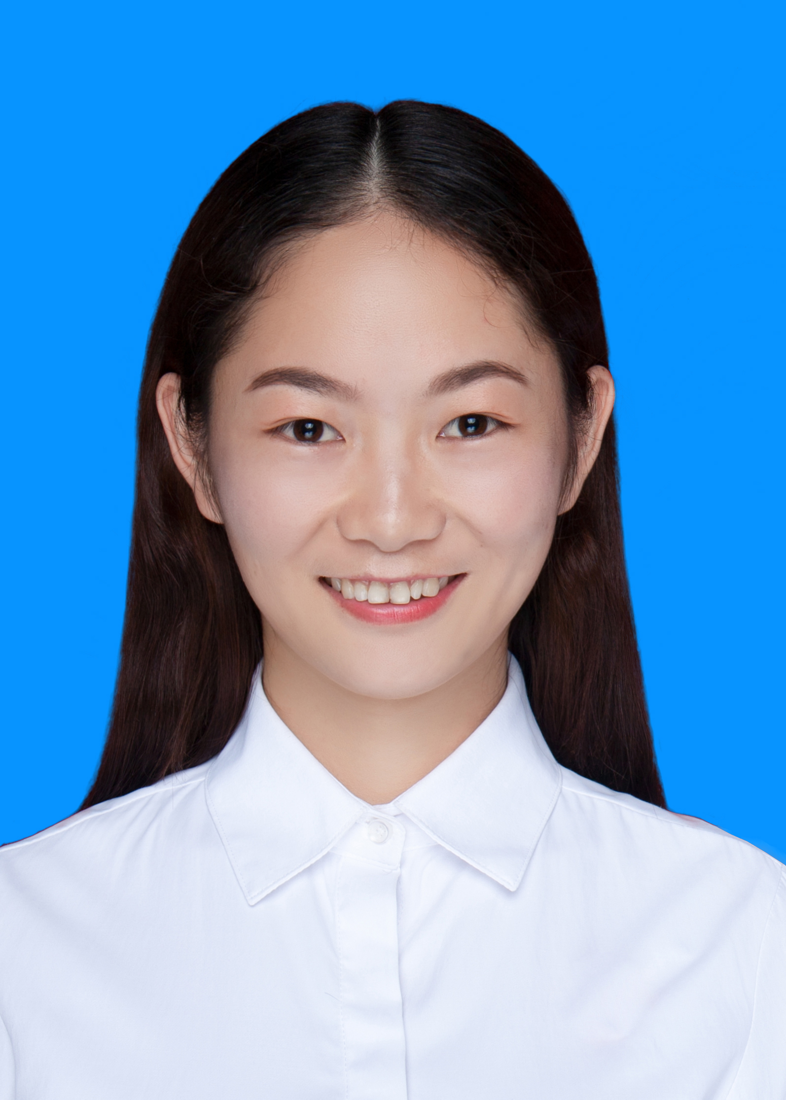 4-谭婷证件照.jpg
