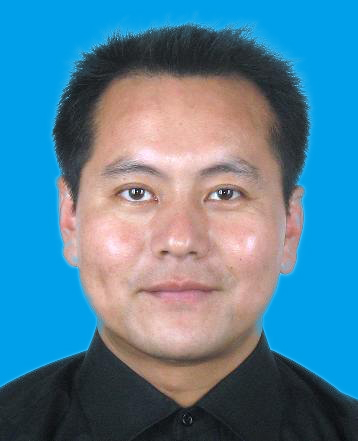 方爱春证件照.jpg