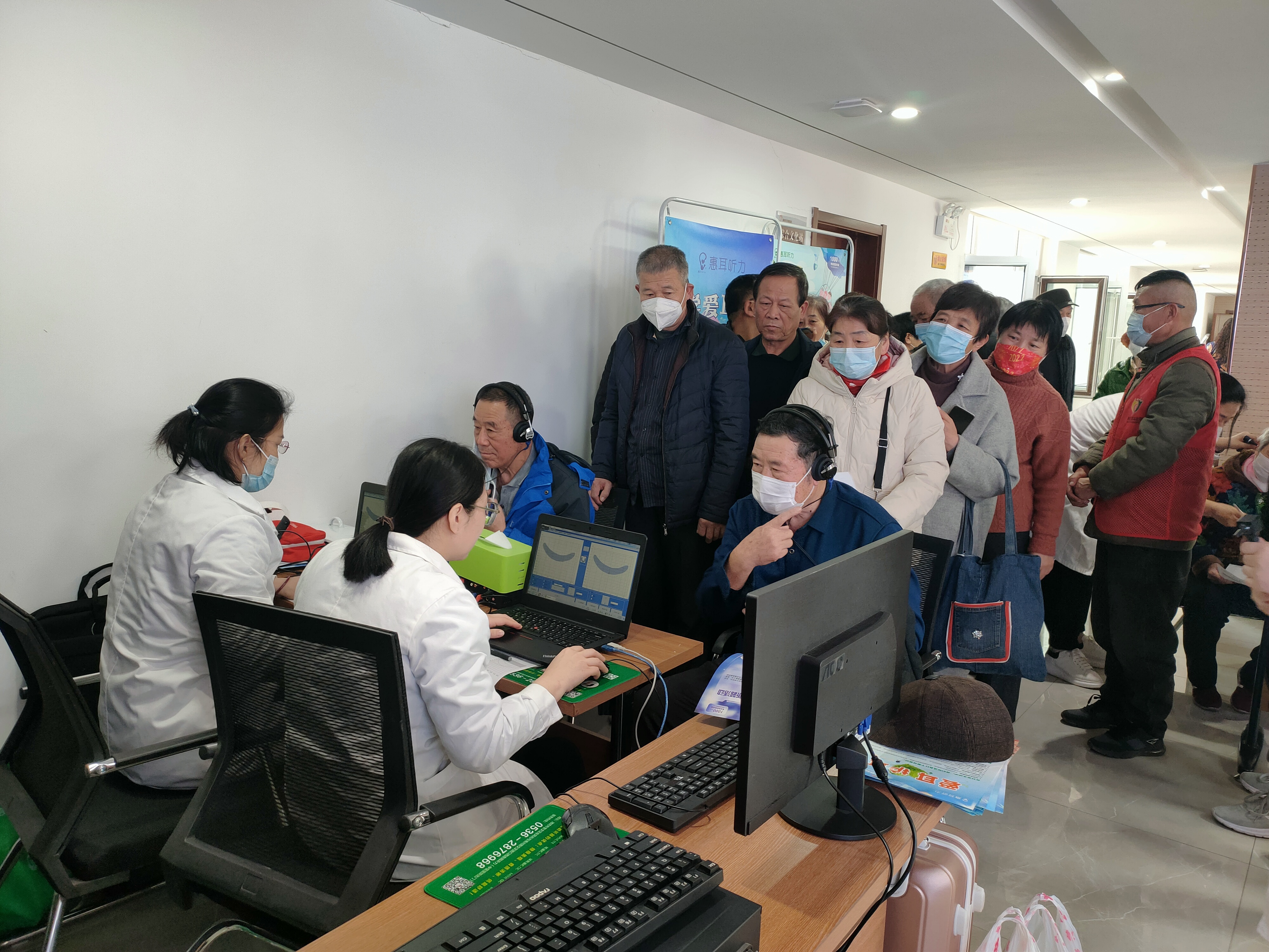 开展健康义诊.jpg 开展健康义诊.jpg