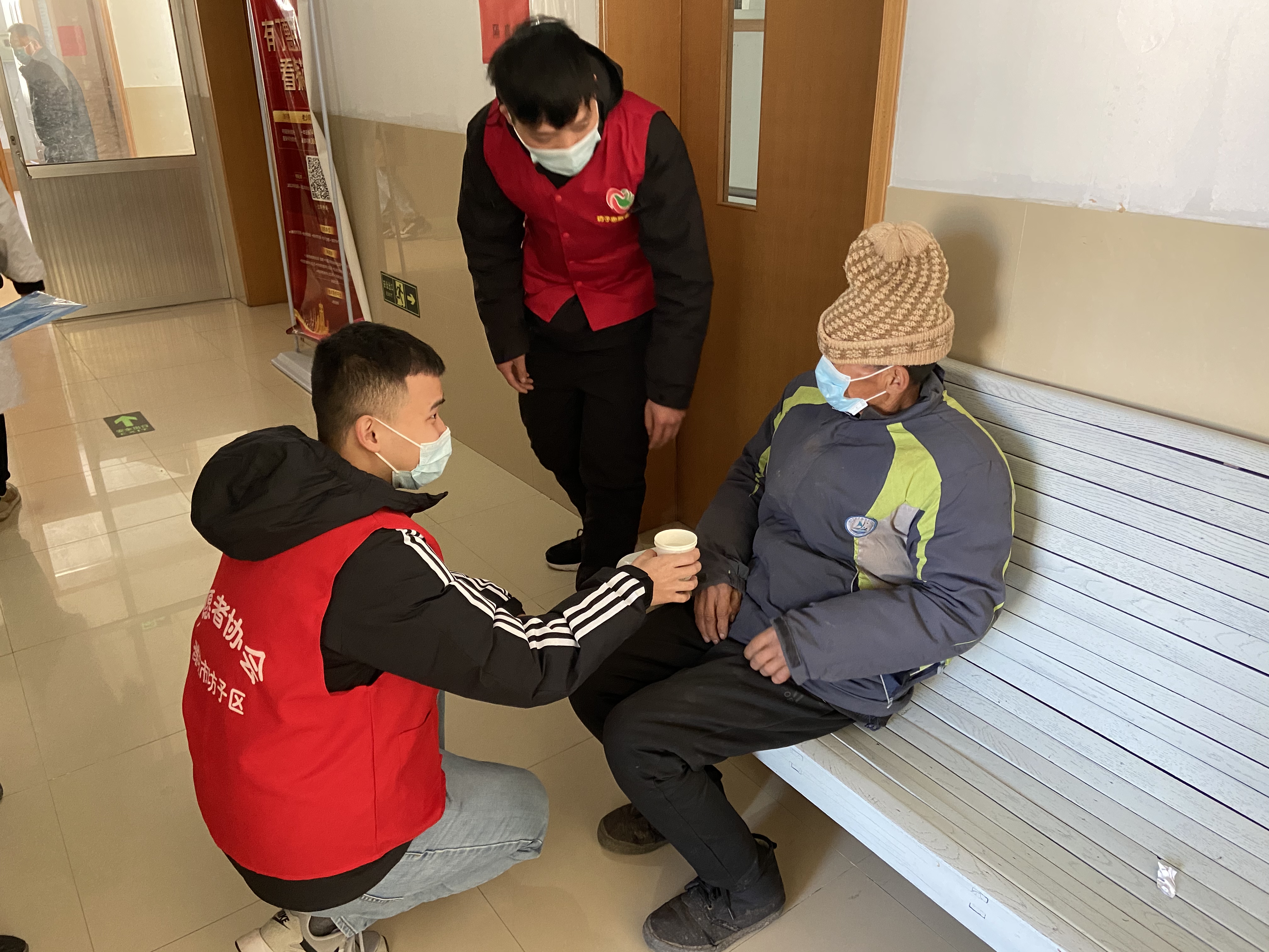 帮助残疾人在爱心助残驿站评残鉴定.jpg 帮助残疾人在爱心助残驿站评残鉴定.jpg